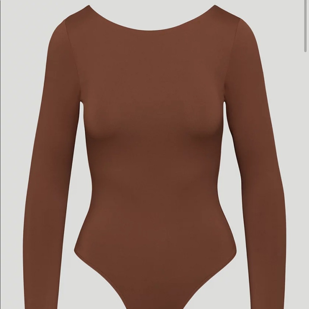 NWOT Babaton Contour boatneck in pinecone brown